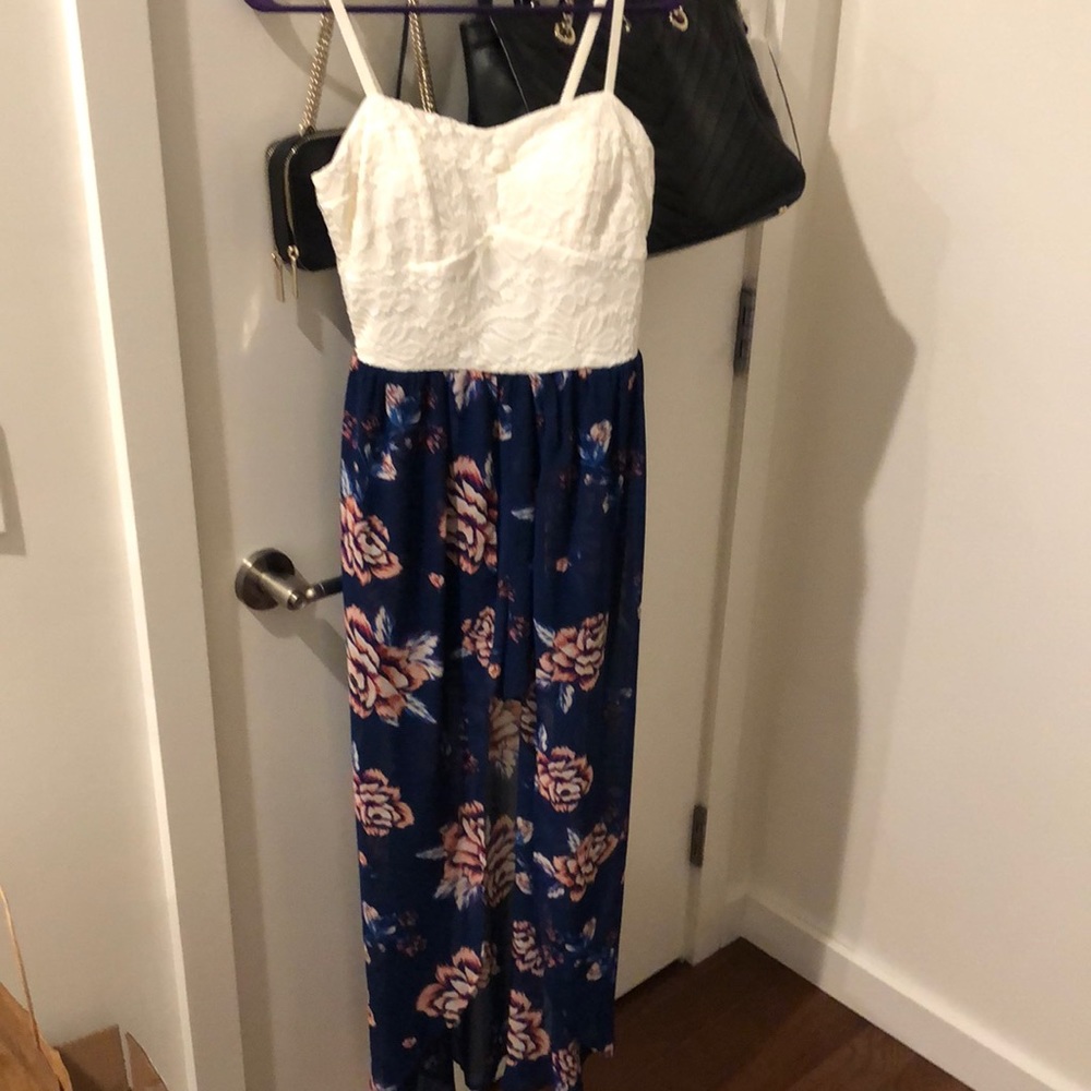 Gorgeous floral maxi !
